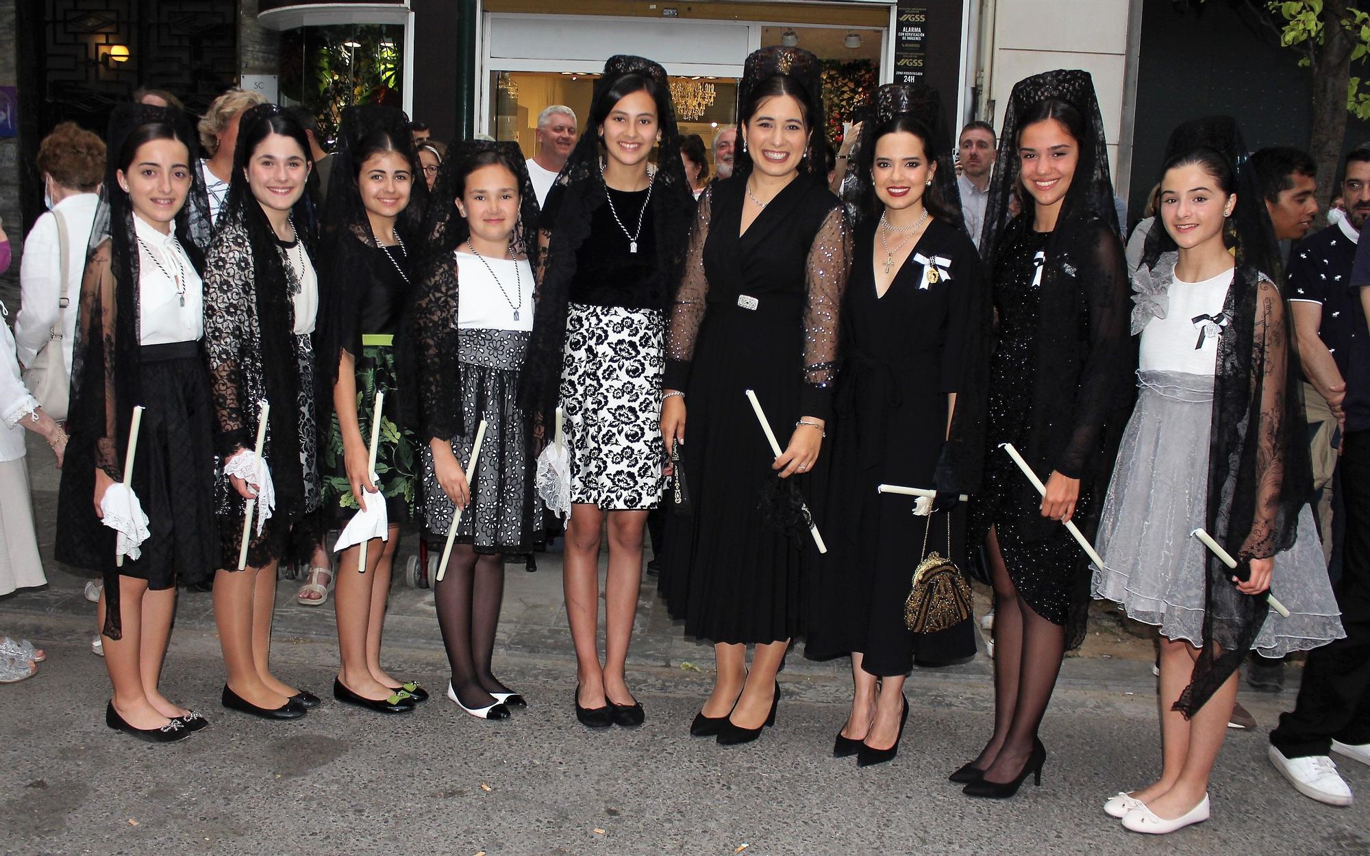 La calle San Vicente acoge la procesión "dels Xiquets" con tres generaciones falleras