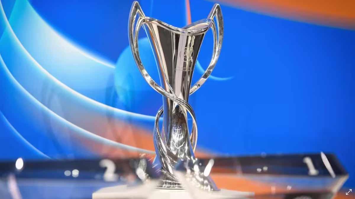 El trofeo de la UEFA Women's Champions League