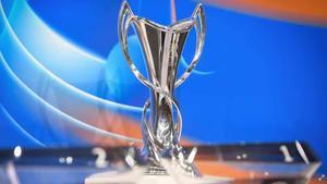 El trofeo de la UEFA Womens Champions League