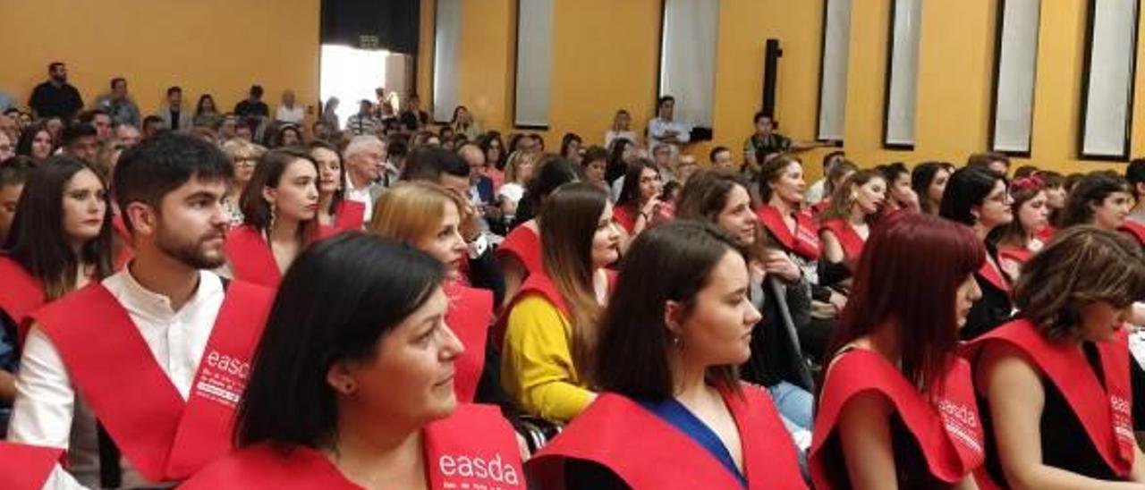 Acto de graduación de la EASDA celebrado hace unos días en el Museo Arqueológico de Alicante.