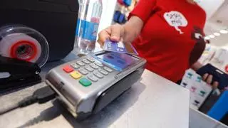 Las tarjetas monedero solo se podrán usar en 19 comercios de Córdoba y provincia