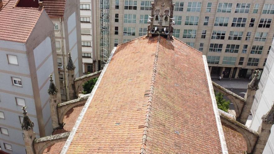 Un tejado nuevo para la iglesia centenaria de las Caldas con la ayuda de los vecinos