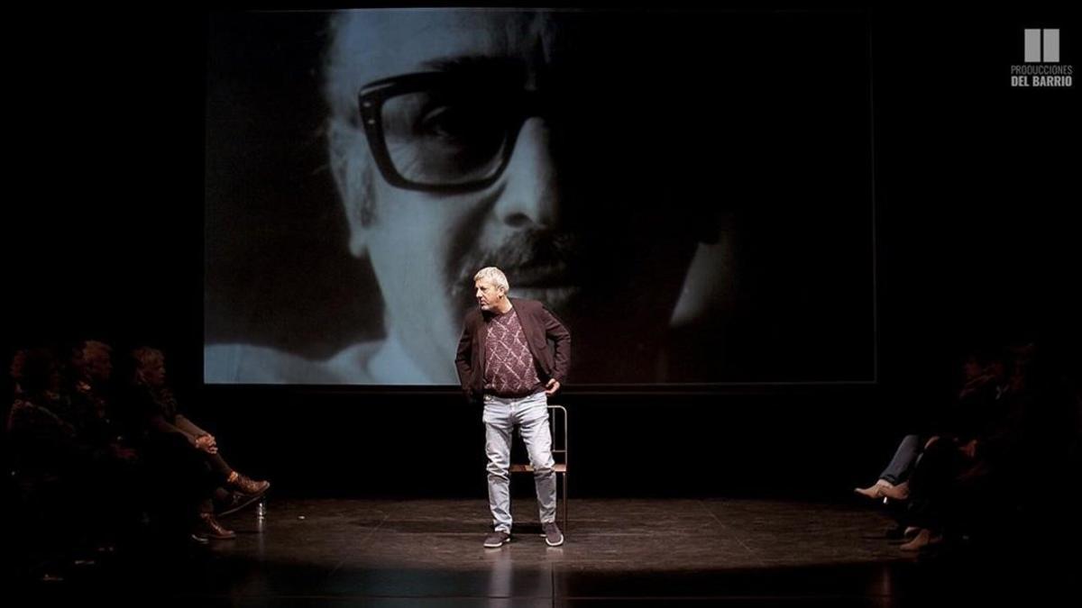 Marcos Hourmann en un momento de 'Celebraré mi muerte' en la Beckett.