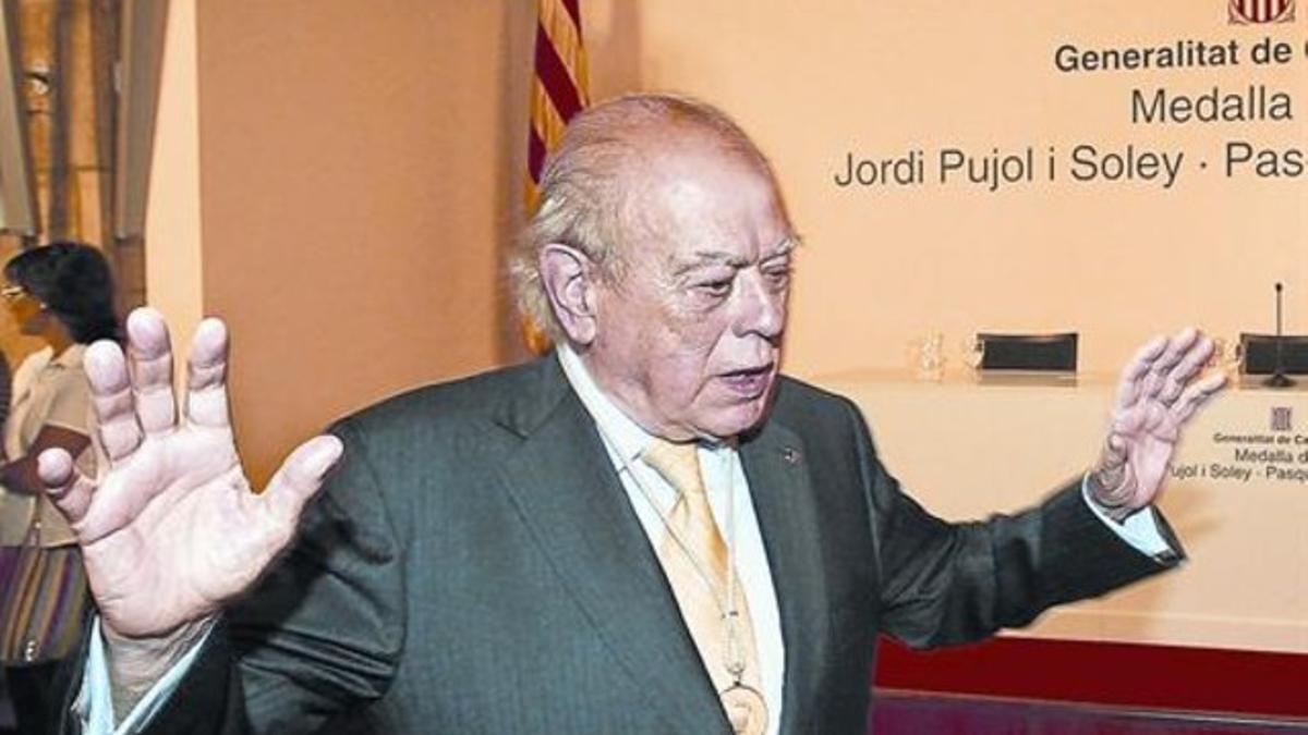 Jordi Pujol, en el acto institucional en el que el 'president' José Montilla le impuso la Medalla d'Or de la Generalitat, el 11 de septiembre del 2007.