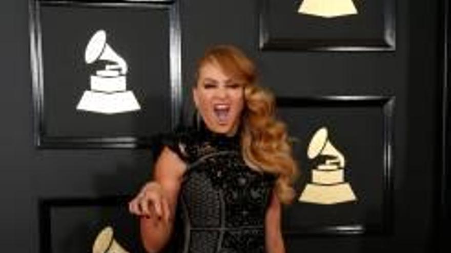 Paulina Rubio als Grammy.