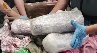 Cae una importante red de narcos bolivianos: 15 kilos de MDMA en el aeropuerto de Madrid