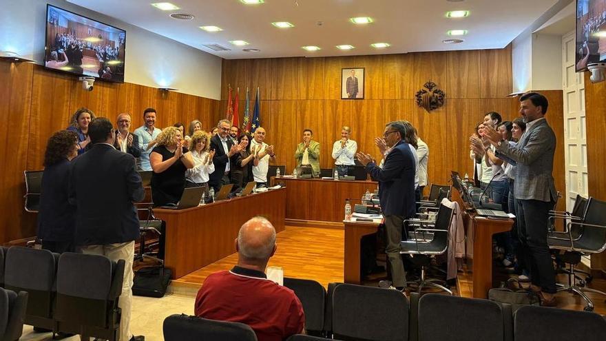 Vox, otra vez solo en Orihuela en su rechazo a la inmigración y a políticas LGTBI