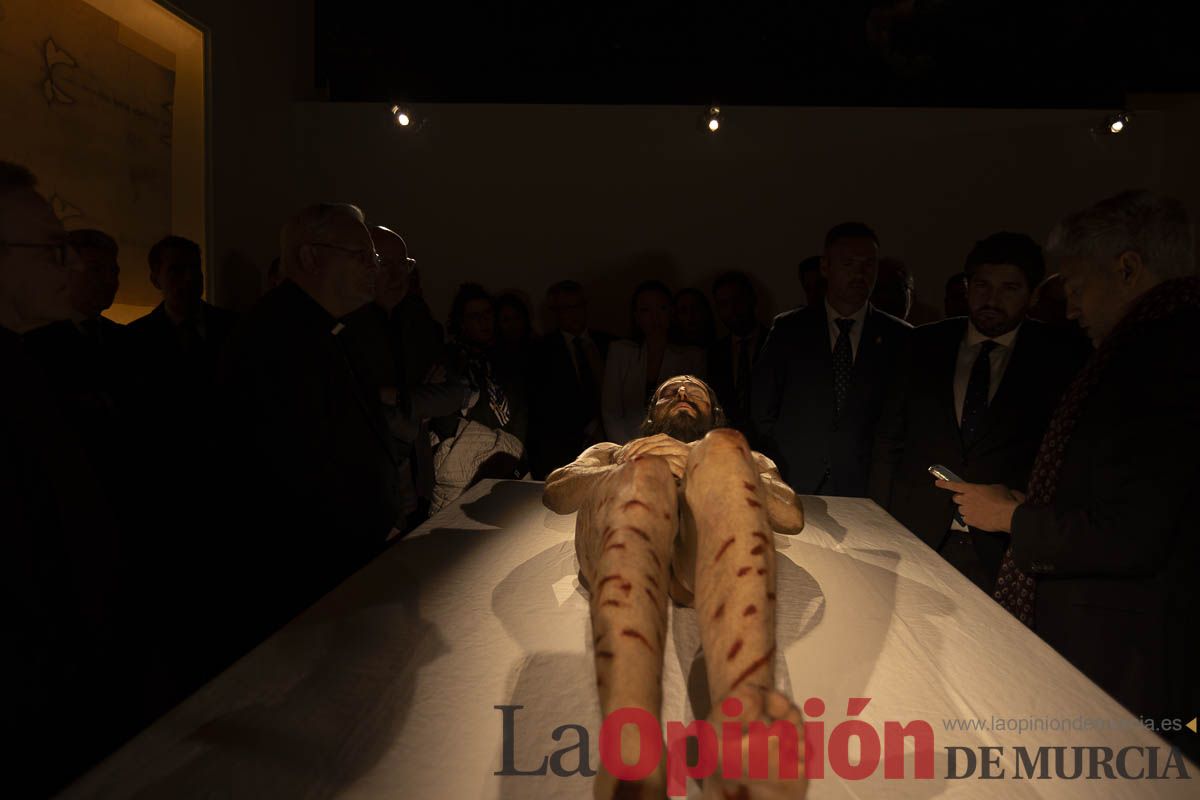 Así ha sido la inauguración de la exposición The Mystery Man en Caravaca. Descubre como es la muestra que atrae a miles de personas