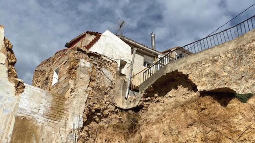 Obra de emergencia en Navarrés para consolidar un talud en riesgo de derrumbe