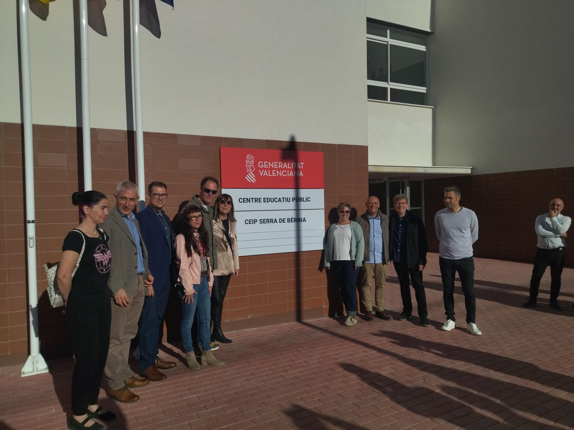 Los niños y niñas de Xaló estrenan el nuevo instituto-escuela Serra de Bèrnia entre aplausos