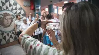 Los mayores de Mérida tienen unas manos de oro para elaborar mosaicos