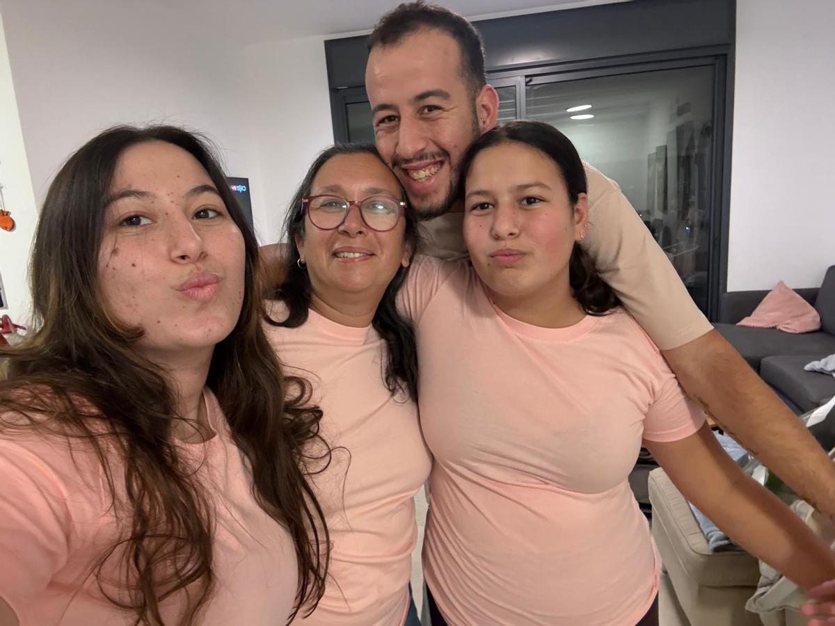 La familia Engelbert: Mika, Karina, Tom y Yuval.