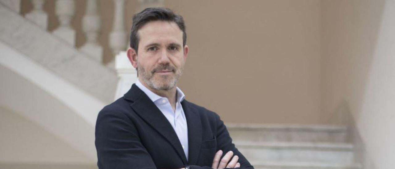 Rafael Torres posa para la entrevista en la sede de la CEV. | GERMÁN CABALLERO