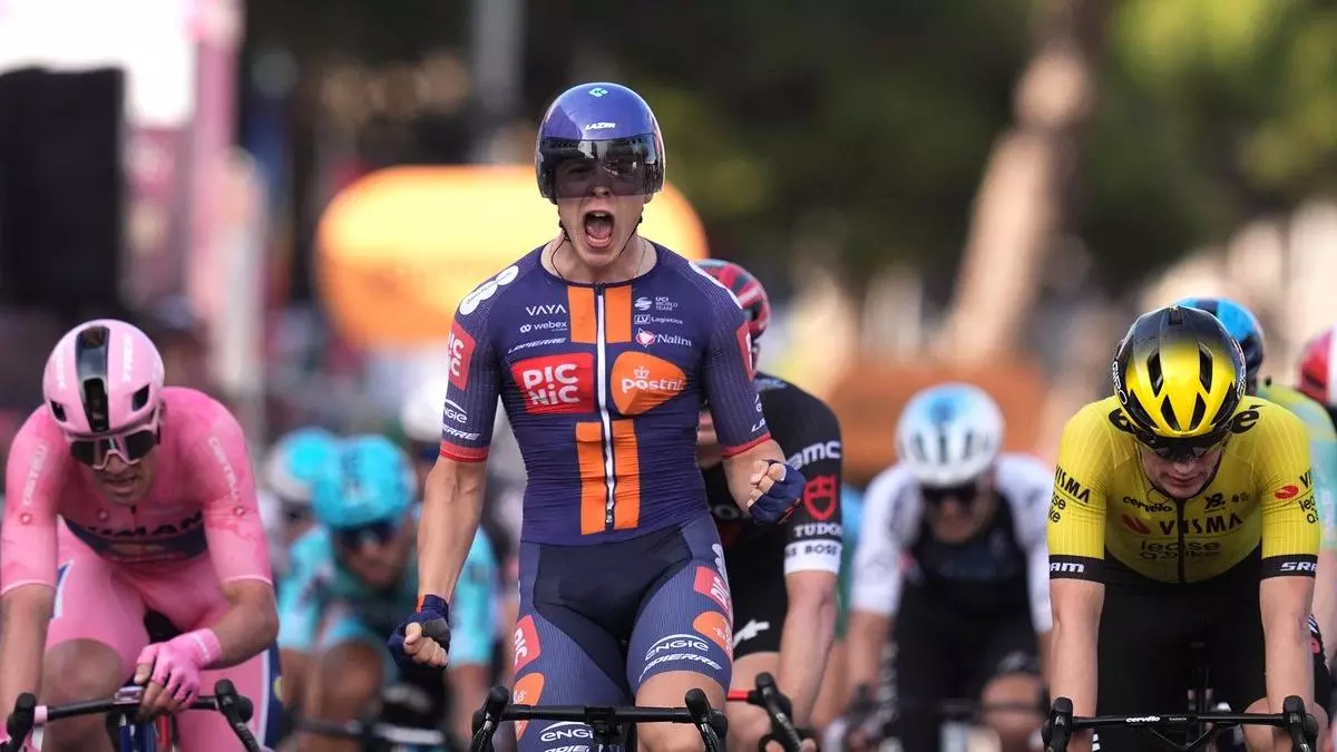 El Giro que corre Carlos Verona mientras organiza carreras profesionales