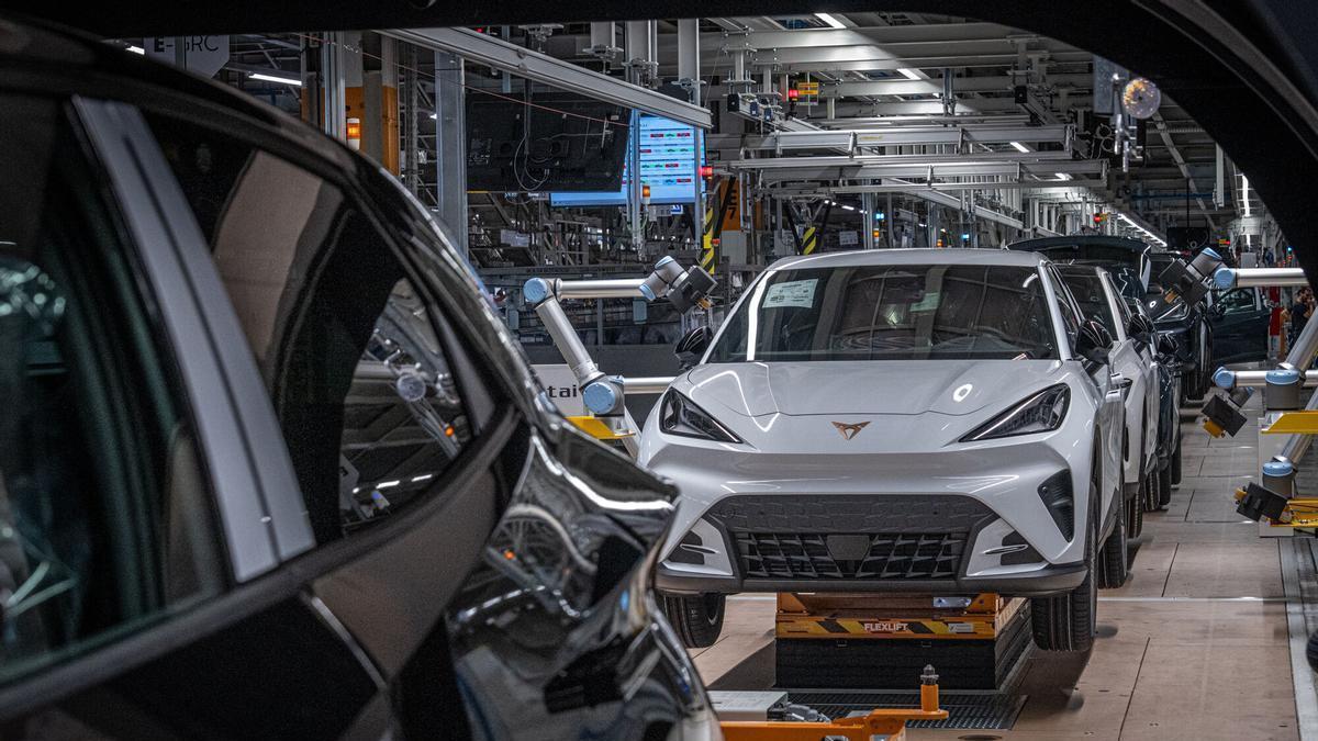 Seat apuesta por mantener su actual hoja de ruta, aunque reconoce que su futuro sigue analizándose