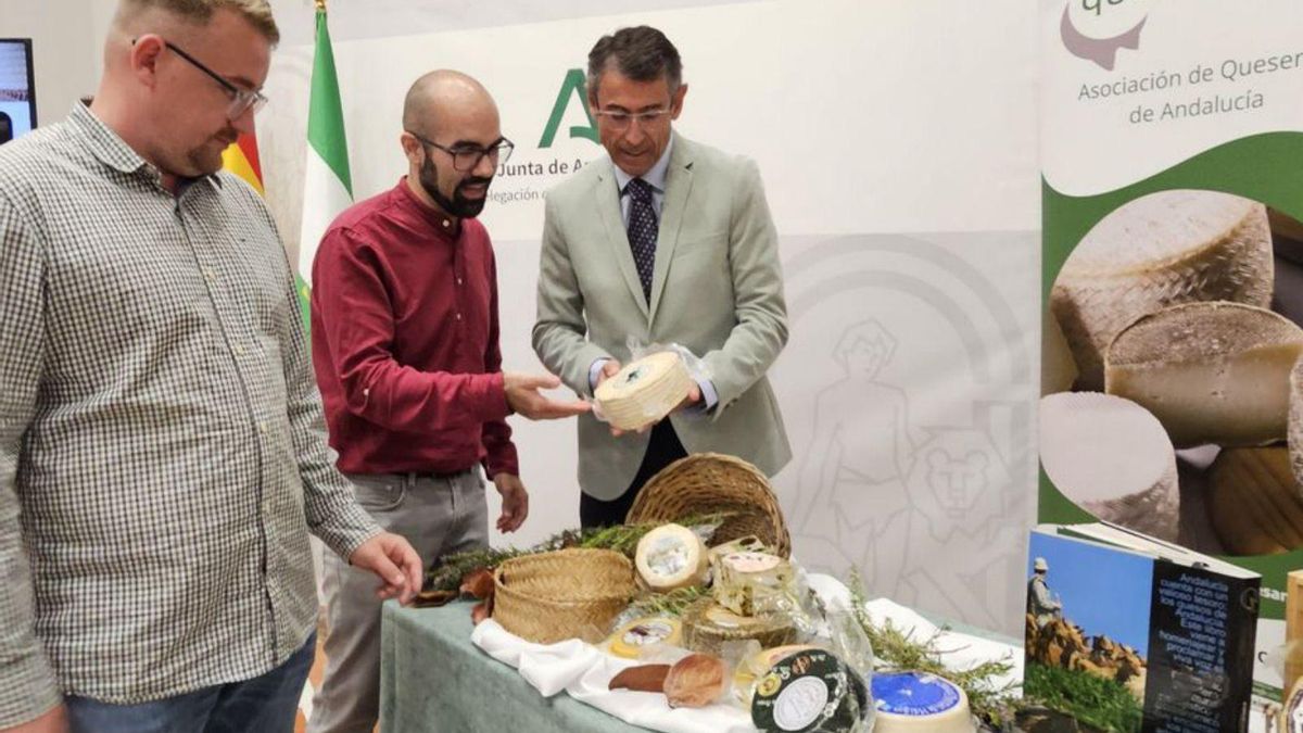 El delegado de Agricultura, en la presentación de la app.