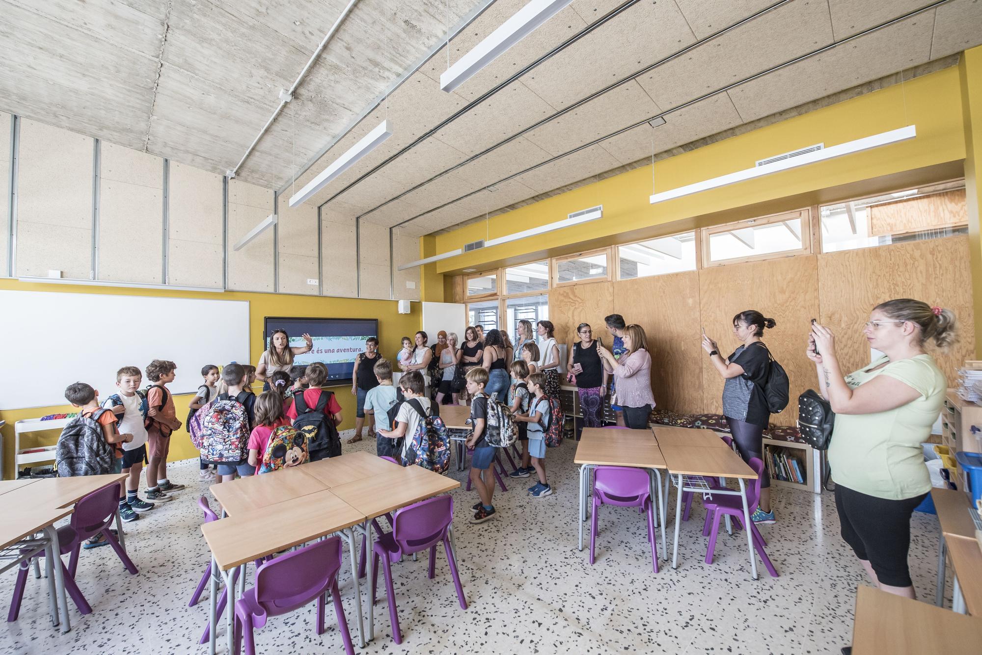 Estrena de l'escola del Pla de Puig de Sant Fruitós de Bages