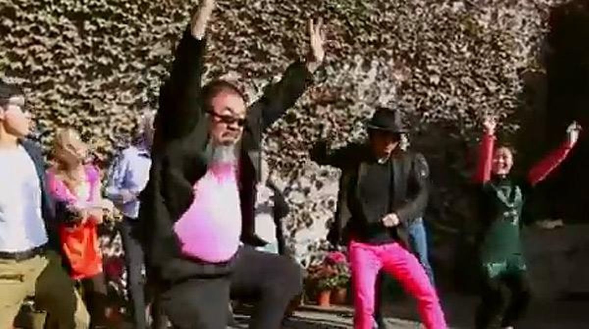 Ai Weiwei també balla el ’Gangnam Style’.