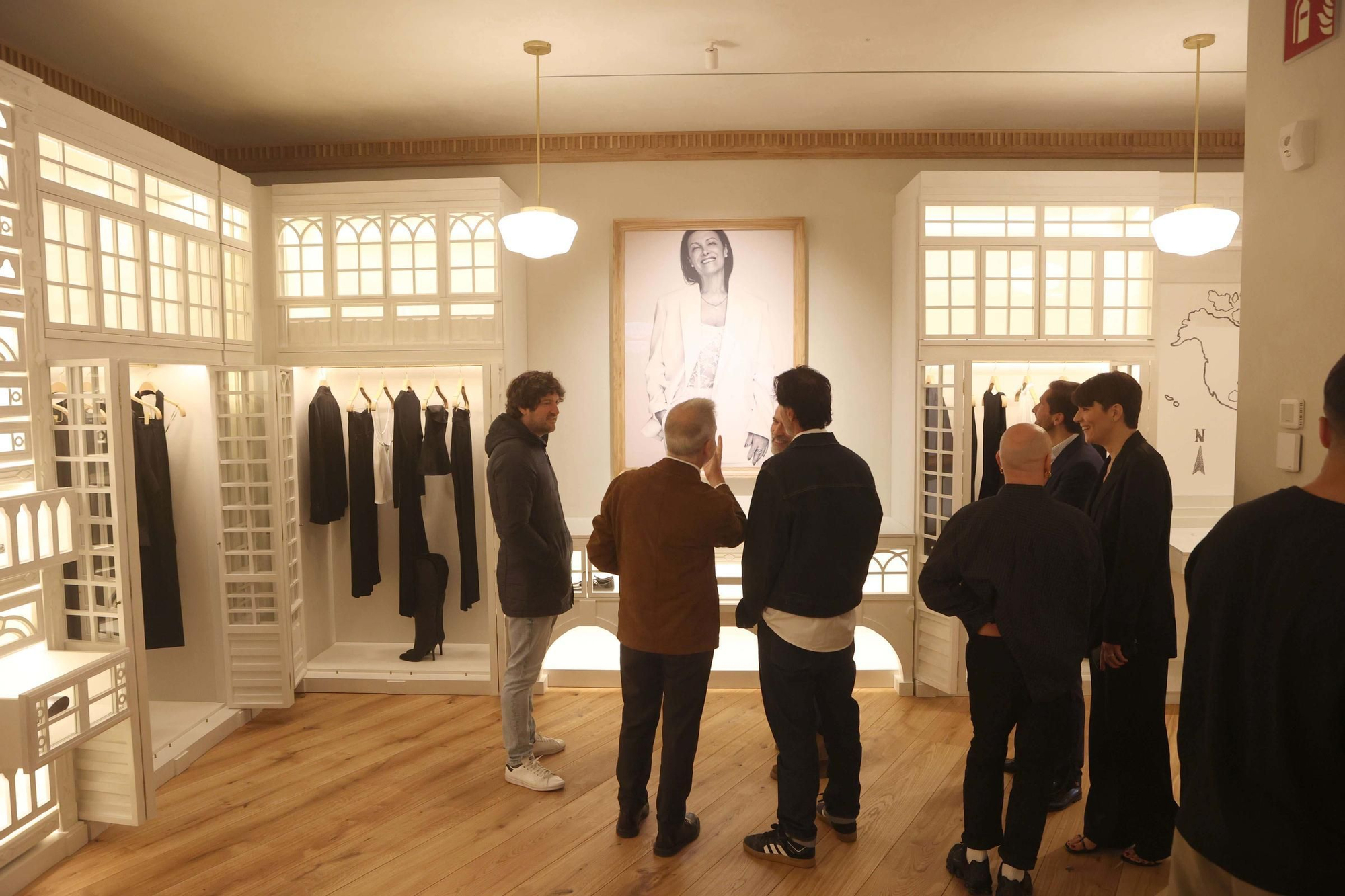 Reinauguración de la primera tienda de Zara: un homenaje a la Marina y una colección exclusiva