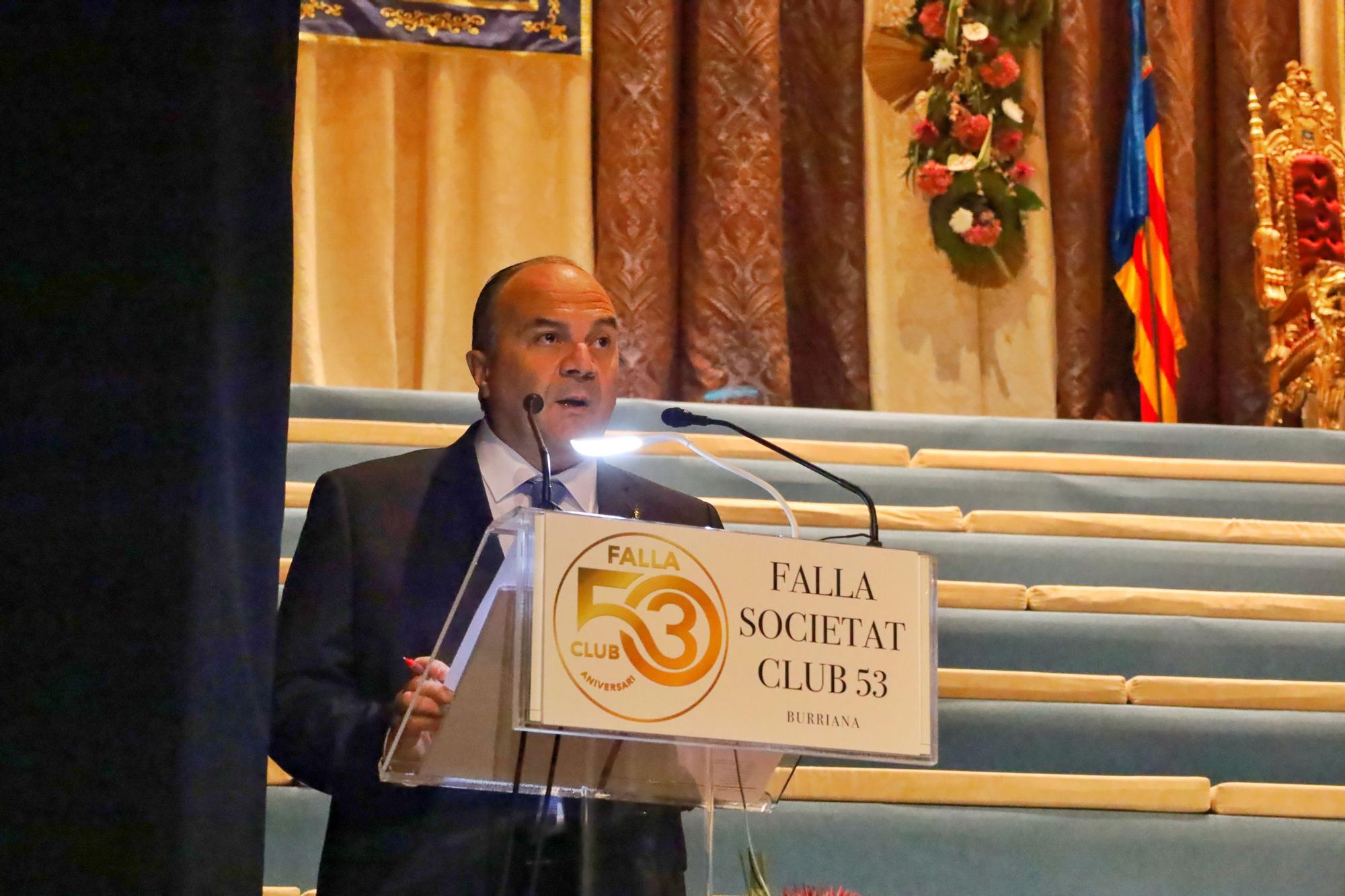 La falla Societat Club 53 celebra sus bodas de oro por todo lo alto