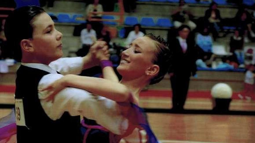 Daniel Requejo y Gabriela Holt durante la competición.