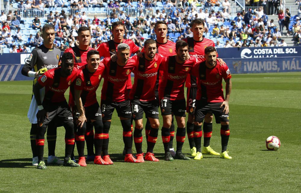 Un tanto de Leo Suárez a cinco minutos del final le da la victoria y los tres puntos al RCD Mallorca en su visita a La Rosaleda, en un duelo de aspirantes al ascenso a Primera División que comenzaban la jornada empatados a puntos.