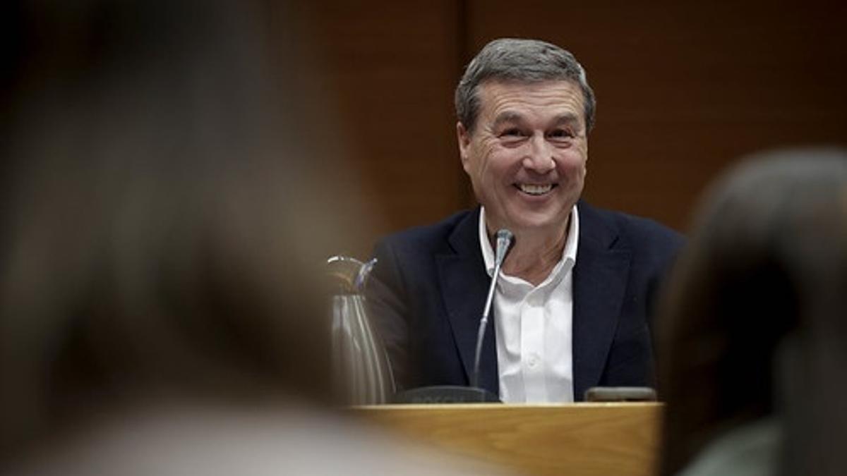 El conseller de Sanitat Marciano Gómez presenta los presupuestos del 2025.
