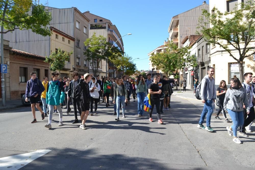 Els estudiants buiden les aules i tornen a tallar el trànsit a Manresa