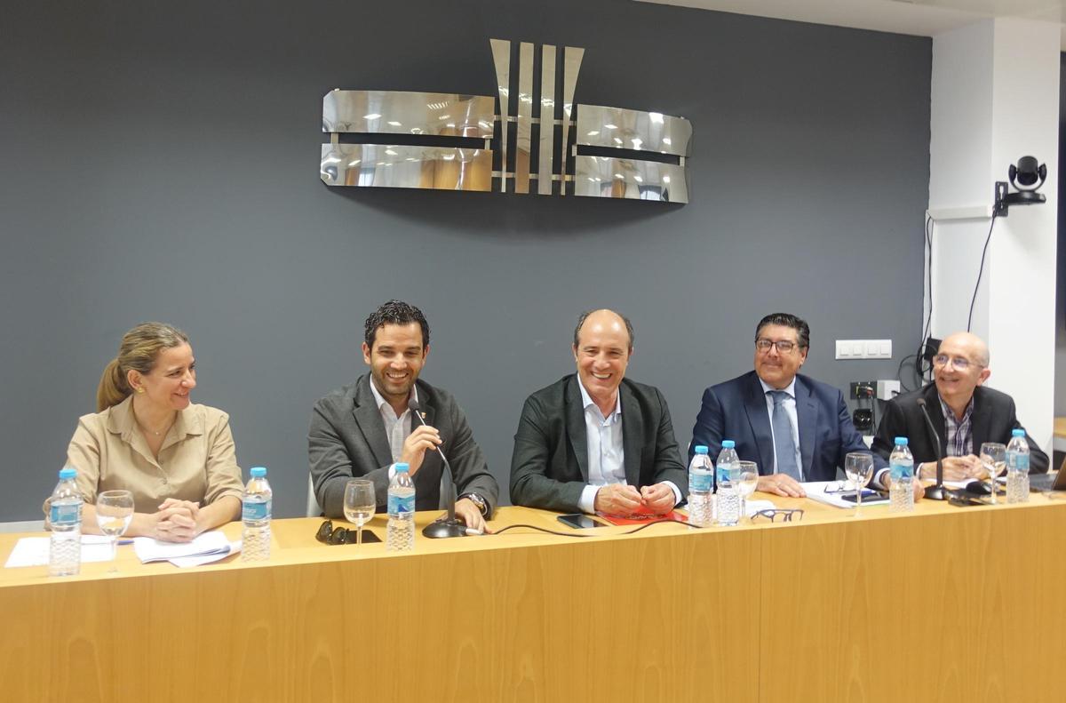 Asamblea General de Fuente del Jarro 2024, con la presencia del alcalde de Paterna, Juan Antonio Sagredo.