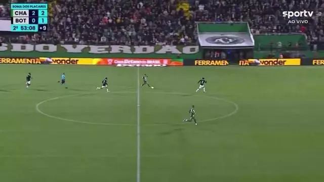 El gol más surrealista de Brasil: nadie vio un fuera de juego escandaloso