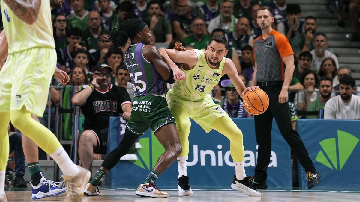 Unicaja y Barça se ven las caras en el Martín Carpena.