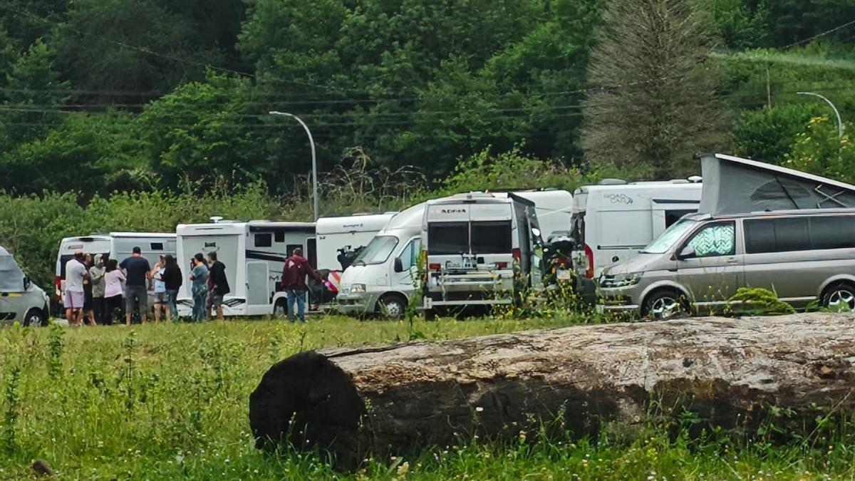 El grupo de autocaravanistas en Belmonte el pasado viernes.