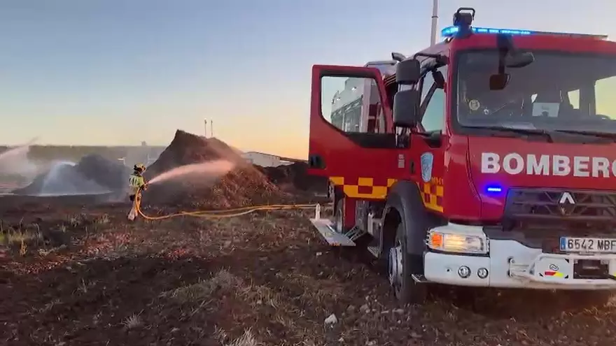 El SEPEI de Trujillo sofoca un incendio ocurrido en una planta de biomasa en Miajadas