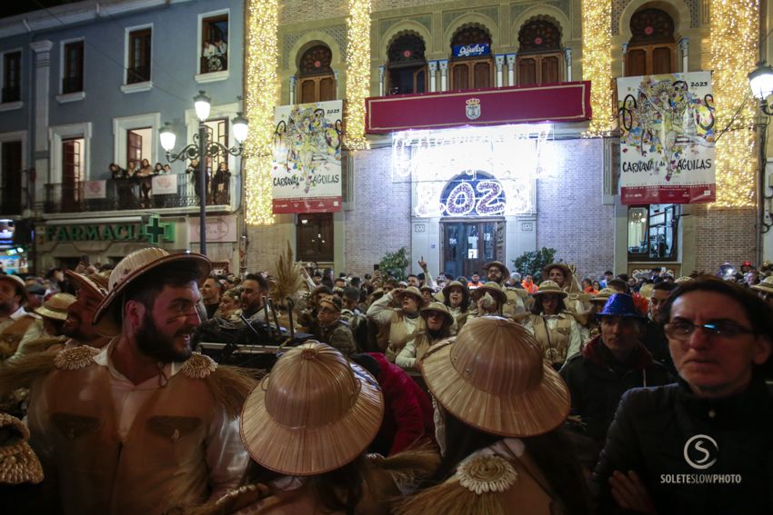 Suelta de la Mussona en el Carnaval de Águilas