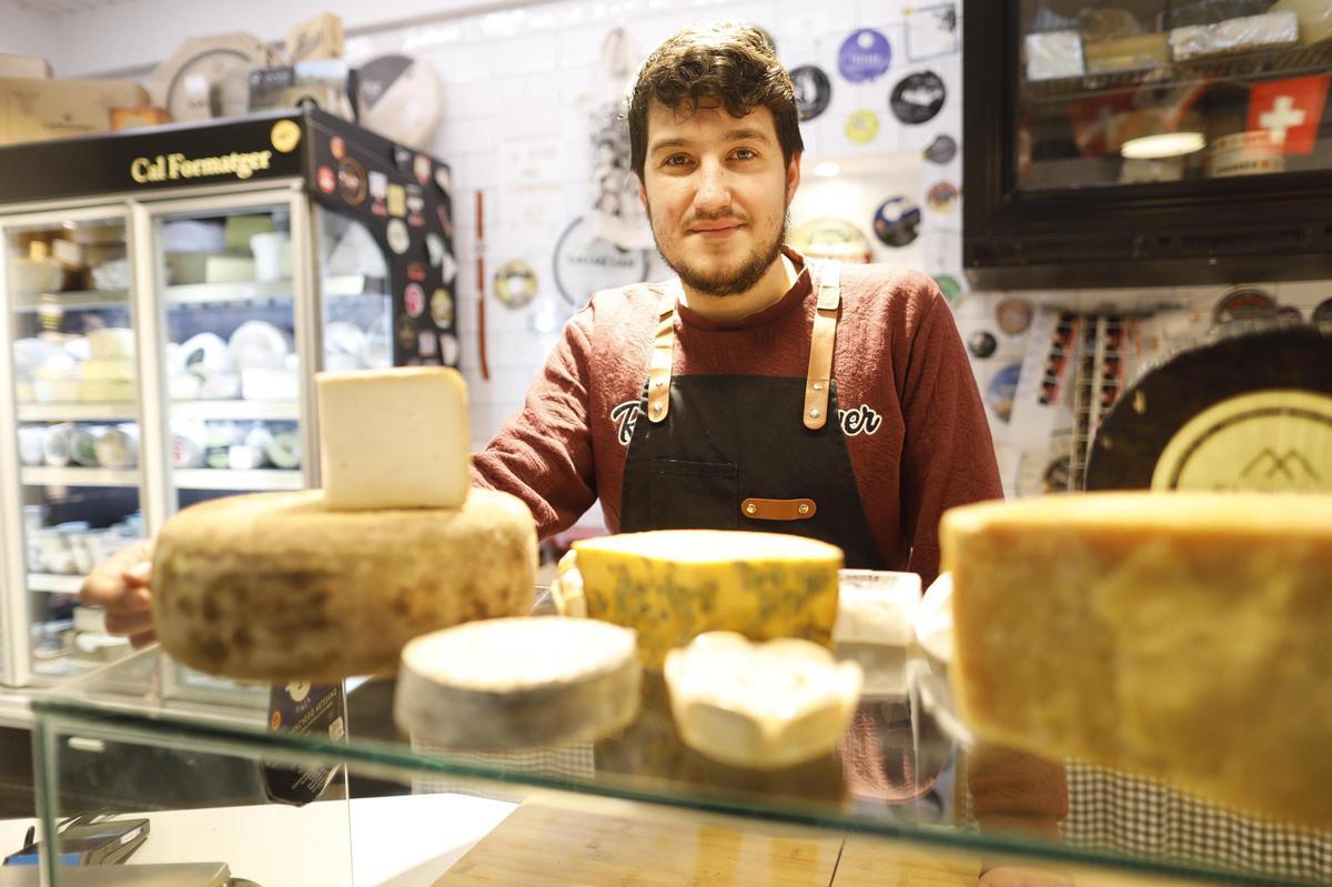 Marc Masó a la seva botiga Cal Formatger, també a la Cort Reial.