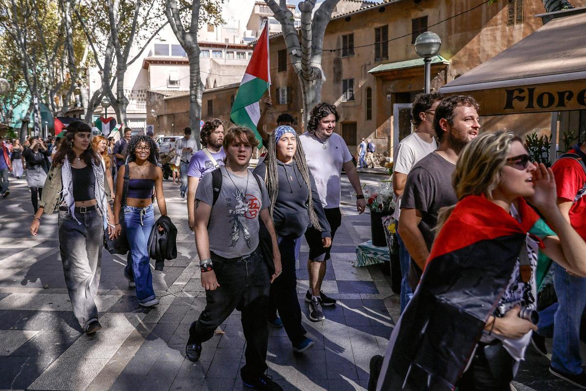 Miles de personas se manifiestan en Palma en apoyo al pueblo palestino: "El alto al fuego no es paz"