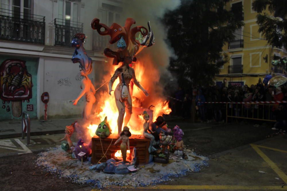 Una "cremà" por Gabriel: falla Cuba-Dènia