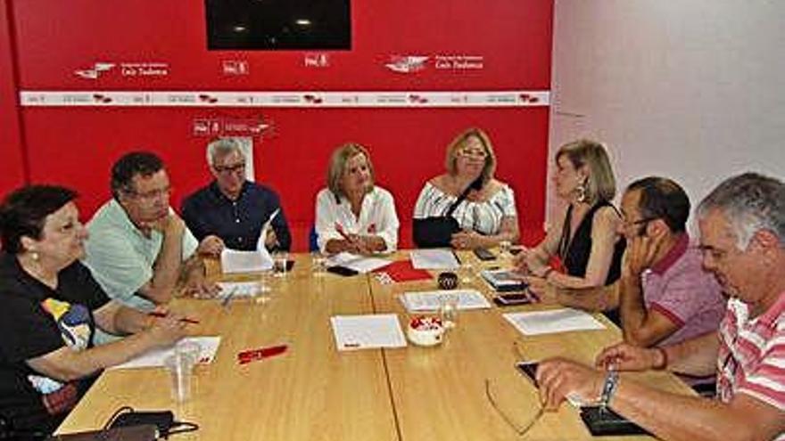 Reunión entre miembros del PSOE y la Plataforma Viriatos.