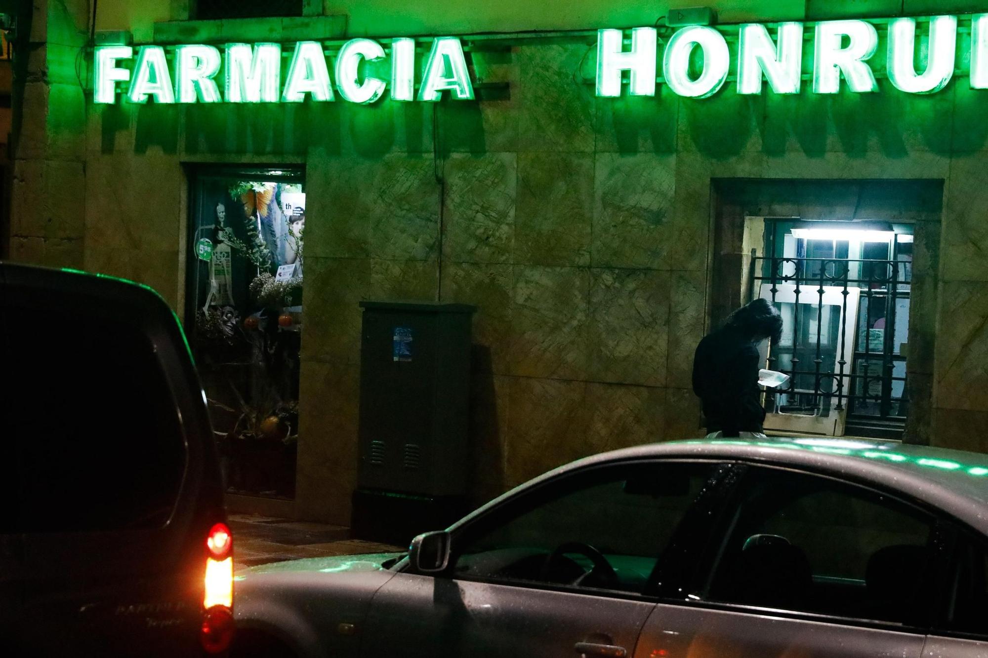 Patrullaje con la Policía Local de Avilés en la primera noche del estado de alarma