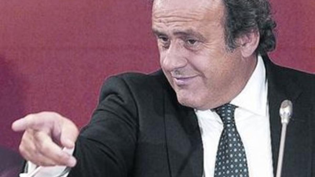 Michel Platini, crítico con la UEFA y la FIFA