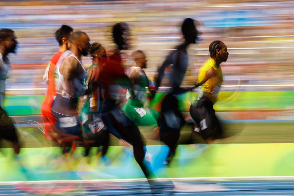 El atleta de Jamaica Nickel Ashmeade en acción durante la competencia clasificatoria de los 100m masculino
