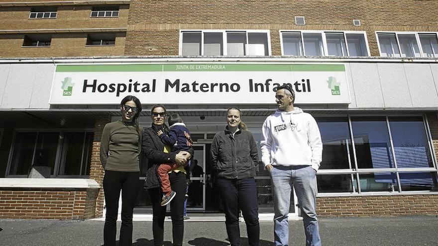 Un grupo de padres urge ampliar la planta de oncología infantil