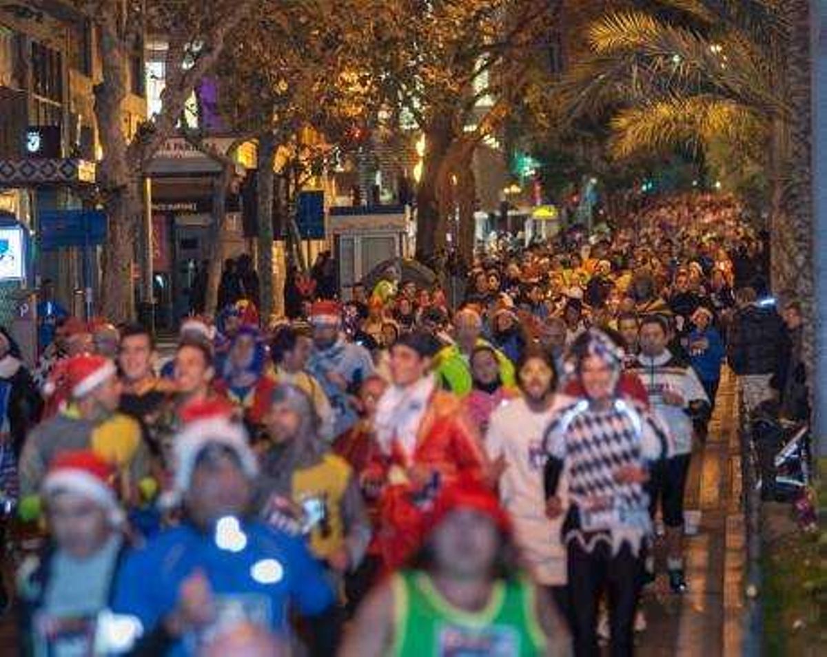 Más de 3.000 personas participan en una festiva San Silvestre