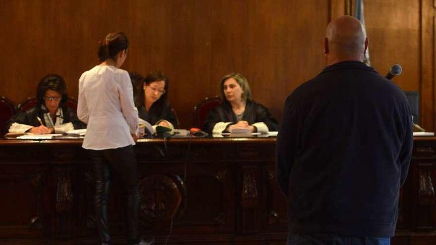 Un momento del juicio celebrado el pasado 25 de abril en la Audiencia de Pontevedra. // Gustavo Santos