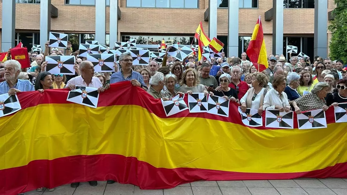 Castrillón se moviliza en defensa de la soberanía nacional: "Ceuta no está sola"