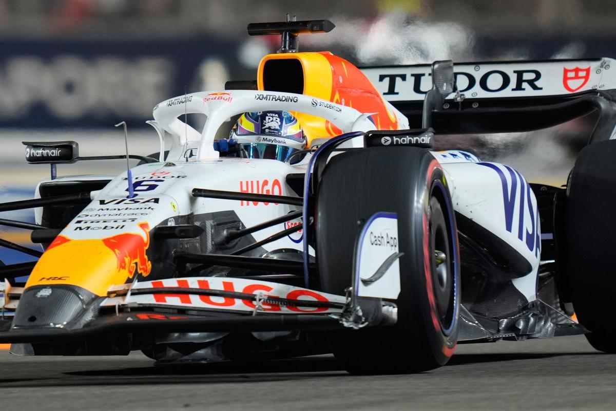 Racing Bulls driver Isack Hadjar of France steers his car during the Singapore Formula One Grand Prix at the Marina Bay Street Circuit in Singapore, Sunday, Oct. 5, 2025. (AP Photo/Vincent Thian)