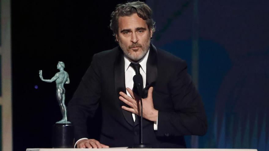 Joaquin Phoenix al recoger el SAG.