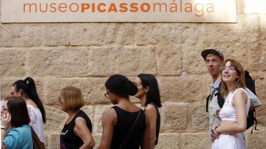 La inflación retrasa las visitas de más de 20.000 turistas mensuales a Málaga
