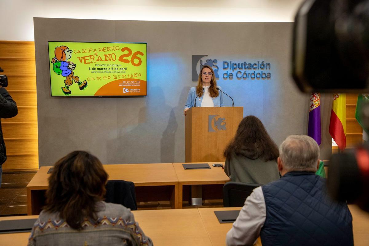 Sara Alguacil presenta la nueva edición de los campamentos de verano de Cerro Muriano.