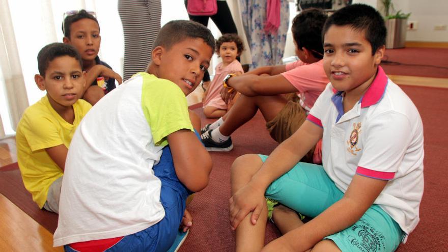 Algunos de los niños acogidos el año pasado en Cartagena, durante la recepción oficial